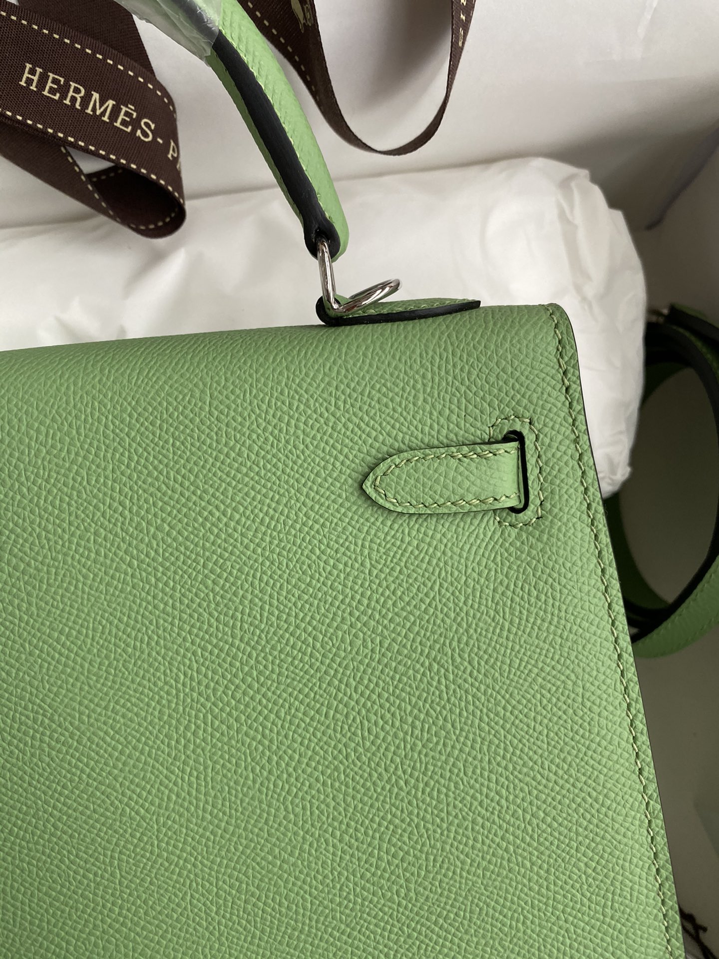 Hermes Kelly 25cm Handbag Shoulder Bag in Green Kiwi Epsom Leather